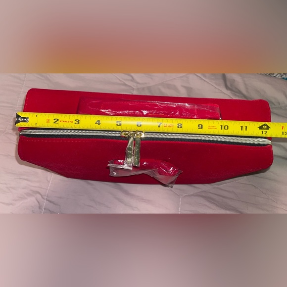 NWT ESTEE LAUDER RED VELVET COSMETICS BAG - Picture 12 of 14
